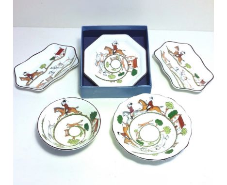 5 boxed Wedgwood hunting scene plates. 