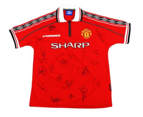 Signed Manchester United Jersey, 2000-01 Soccer: Premiership 2000/2001, an Official Team Jersey, issued by Umbro (size M.)&nb