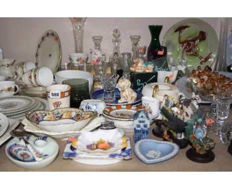 A QUANTITY OF CERAMICS AND GLASSWARES, to include Crown Ducal, Shelley, Crown Derby, Noritake, Coalport etc