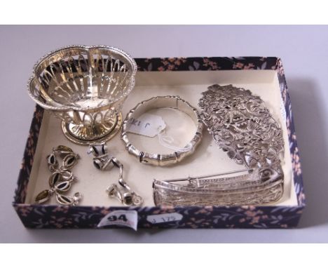 A COLLECTION OF SILVER SUNDRIES, to include amber jewellery, a silver belt buckle, a bangle, etc
