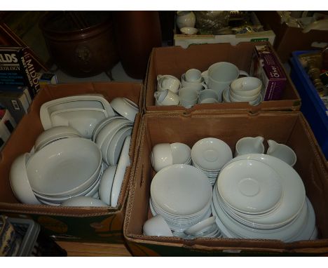 Very large selection of Royal Worcester Jamie Oliver table ware (3 boxes)