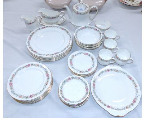 A Paragon Belinda part dinner and tea service, 40 pieces approx