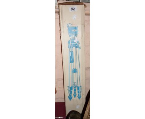 A Topman tripod CHM 101 in original box