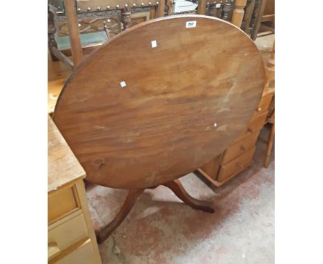 A 100cm 19th Century mahogany breakfast table, set on turned pillar and tripod base