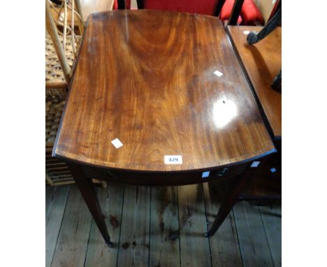 A 75cm 19th Century mahogany and cross banded Pembroke table with drawer to one end and opposing dummy drawer front, with cur