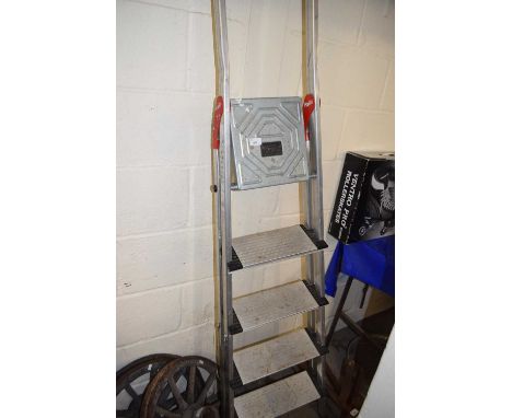 Folding step ladder