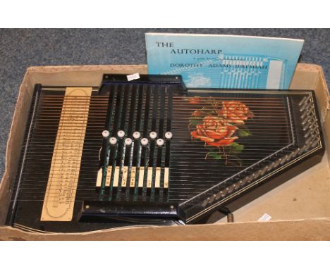 Vintage auto harp with manual. (B.P. 24% incl. VAT)