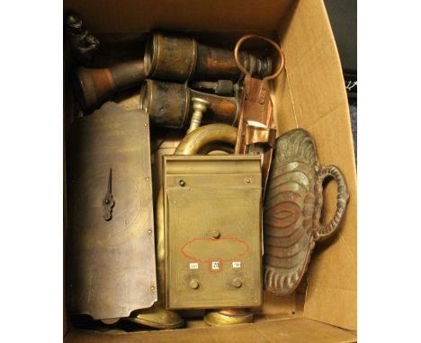 Box of assorted metalware items to include: W. Reeves, London, wall thermometer; brass desk calendar; Salters improved circul