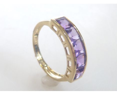 9ct gold and five-stone amethyst ring, size M