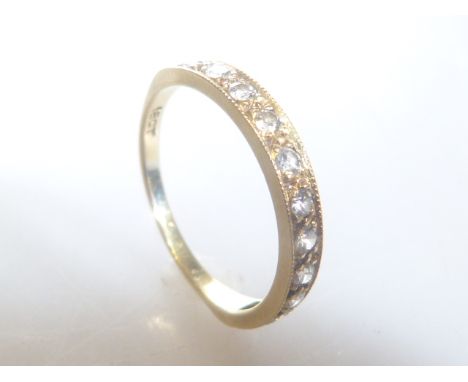 18ct gold and diamond half eternity ring, size P