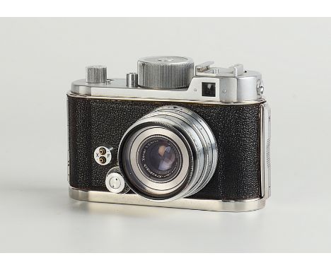 A Berning Robot IIa Camera, chrome, serial no. C113029, with Schneider Xenar f/2.8 38mm lens, chrome, serial no. 3010795, bod