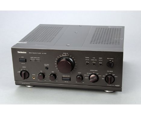 A Technics SU-V900 Intergrated Stereo Amplifier, serial no. OC1AB01521, untested
In very good cosmetic condition but untested
