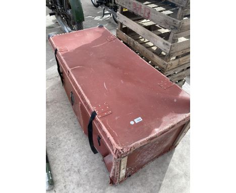 A VINTAGE TRAVEL TRUNK 