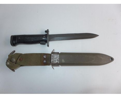 A USA M8 A1 BAYONET AND SCABBARD 16.5cm BLADE 