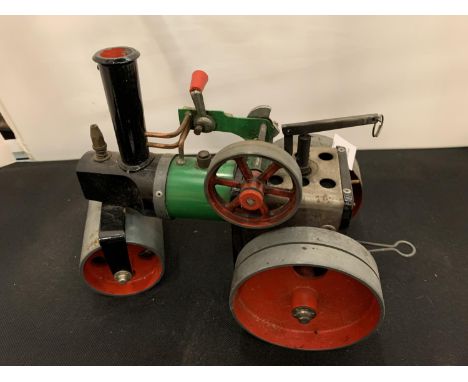 A MAMOD STEAM ROLLER 