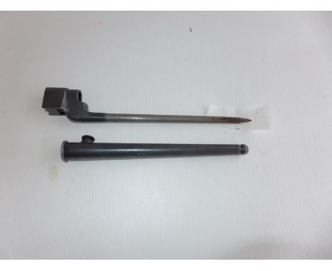 A NUMBER 4 MARK II SPIKE BAYONET AND SCABBARD, 20cm SPIKE 