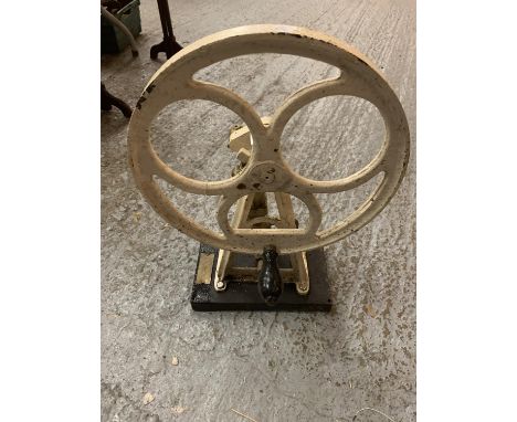 A VINTAGE VACUUM PUMP 