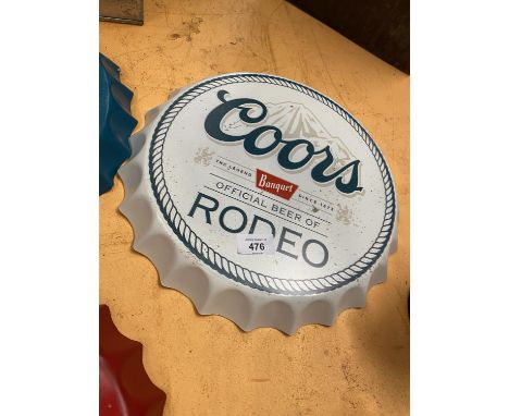 A VINTAGE STYLE GARAGE RETRO COORS HANGING WALL BEER BOTTLE TOP DISPLAY SIGN 35CM 