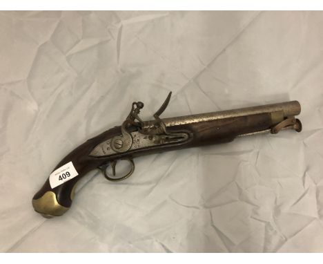 A MILITARY PATTERN FLINT LOCK PISTOL, 22CM BARREL GR AND BROAD ARROW PROOF MARKS, THE LOCK STAMPED TOWER AND GEORGE III CYPHE