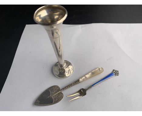 A SIVER BUD VASE, A SPOON WITH PEARLISED HANDLE  AND FORK 