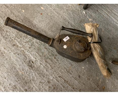 A VINTAGE WELLS UNBREAKABLE OIL LAMP 
