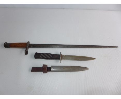 A GERMAN KNIFE AND SCABBARD, 15.5cm BLADE STAMPED GUTTLIEB SOLINGEN AND A BAYONET WITH 44cm BLADE 