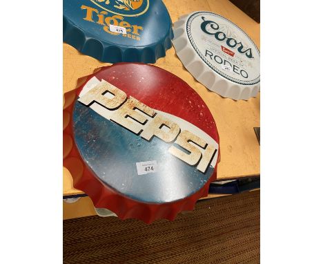 A VINTAGE STYLE GARAGE RETRO PEPSI COLA HANGING WALL BOTTLE TOP DISPLAY SIGN 35CM 