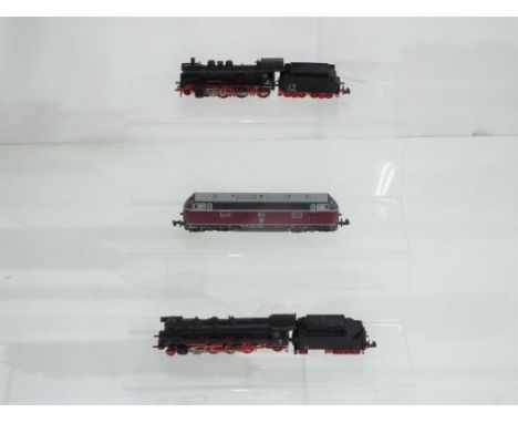 Model Railways - Minitrix, Fleischmann - a lot to include three unboxed N gauge locomotives Minitrix 2-8-2 steam locomotive, 