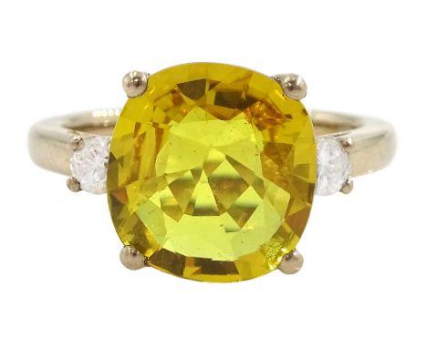 18ct gold three stone yellow sapphire and round brilliant cut diamond ring, hallmarked, yellow sapphire approx 5.20 caratCond