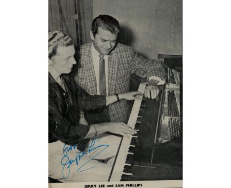 Jerry Lee Lewis signed Vintage Black and White Photo Approx. 9x6.5 Inch. Was an American pianist, singer and songwriter. Good