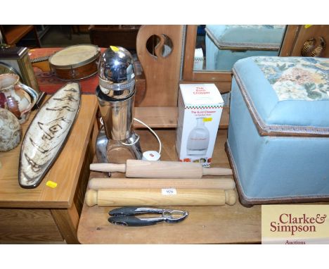 A vegetable slicer, a classic drinks maker, rolling pins and a nutcracker