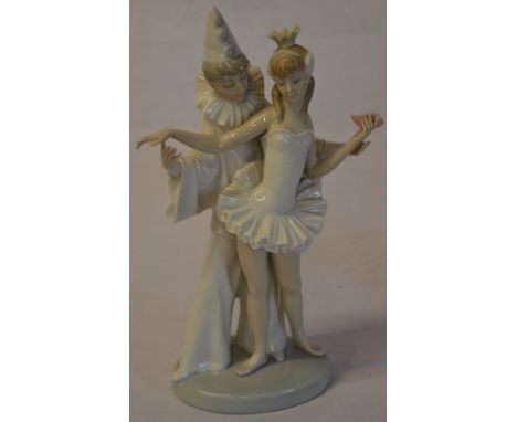 Lladro 'Carnival Couple' figure, small break to the item in the ladies hand (AF)
