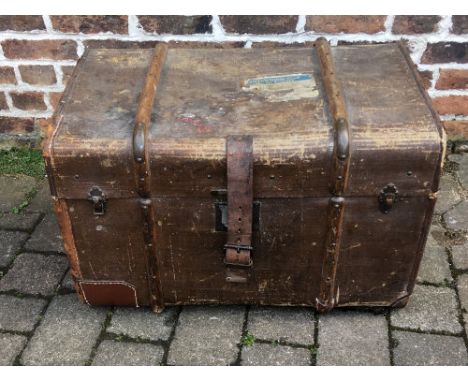 Early 20th century travelling trunk with 2 White Star Cunnard Line labels