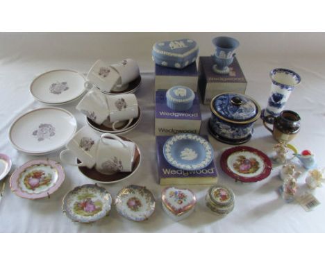 Susie Cooper part tea service, Wedgwood Jasperware, Forever friends & Royal Doulton vase etc