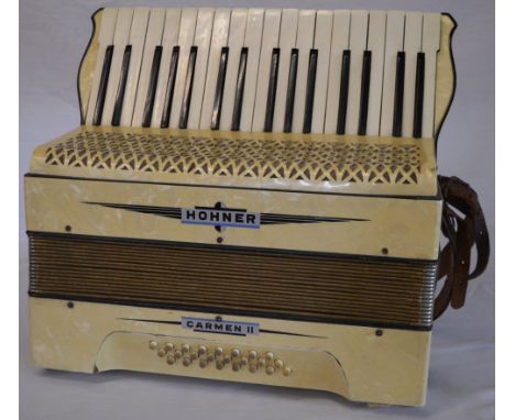 Hohner Carmen II Accordion