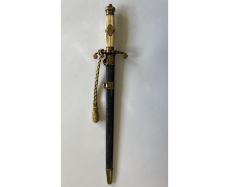 A 19TH CENTURY NAVAL DIRK AND SCABBARD. With a 36cm tapering double edged blade with central fuller, the cross bar with twin 