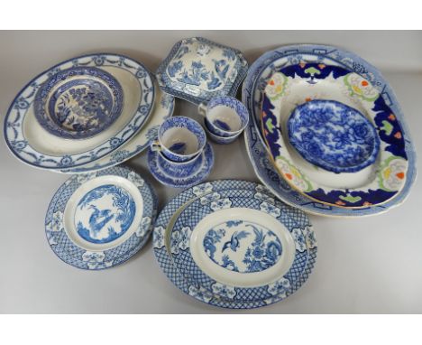 A collection of blue printed pottery, to include Copeland Spode Italian oval Willow pattern meat dish etc. (M)