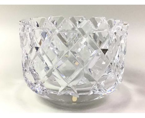TWO ORREFORS GLASS DISHES, LATE 20TH CENTURY  each in clear glass and of circular formeach 15cm diameter Qty: 2
