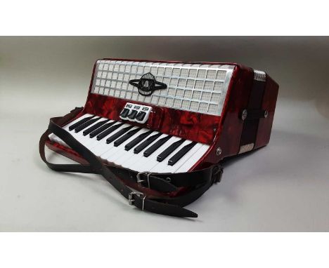 ROYAL STANDA ACCORDION, in case