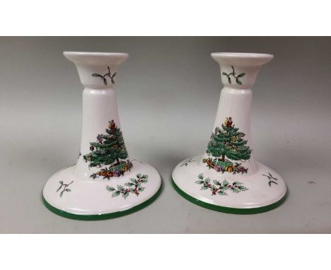 PORTMEIRION CHRISTMAS TABLE SET, THE HOLLY AND THE IVY PATTERN comprising a three division dish and a pair of candle stands e