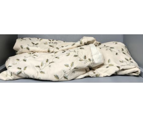 Pair of good quality lined and interlined Colefax & Fowler curtains 