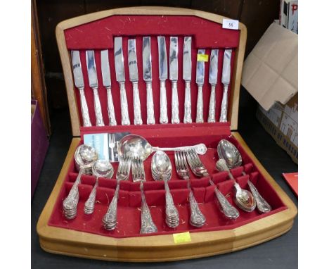 Wooden canteen of cutlery