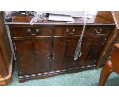 Reproduction sideboard