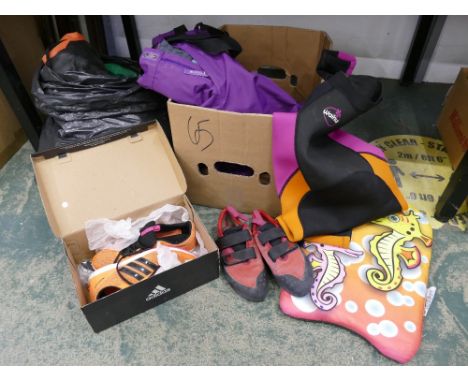 Bag of swimming pool inflatables, dingy, swimming float, children wet suit etc