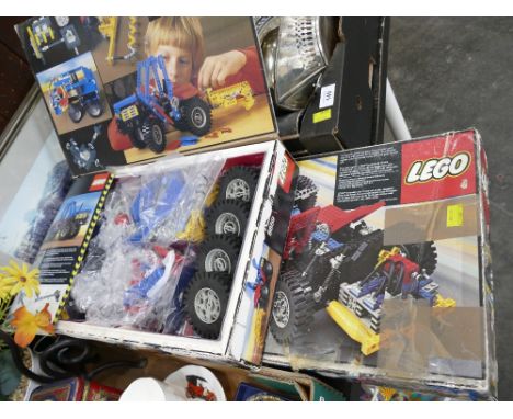 Two set of vintage Lego 8859 and 8860, technical sets etc