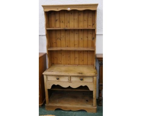 Pine slim dresser