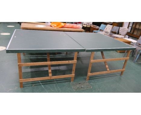 Table tennis table