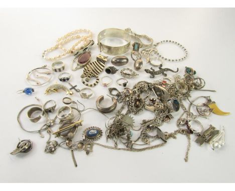 Silver and costume jewellery, including rings, bangle, brooches, earrings and chains, (quantity).