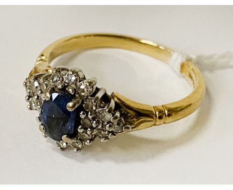 18 CARAT GOLD DIAMOND &amp; SAPPHIRE RING - SIZE O