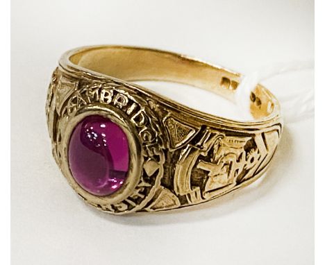 9 CARAT GOLD &amp; CABOUCHON RUBY RING - SIZE P